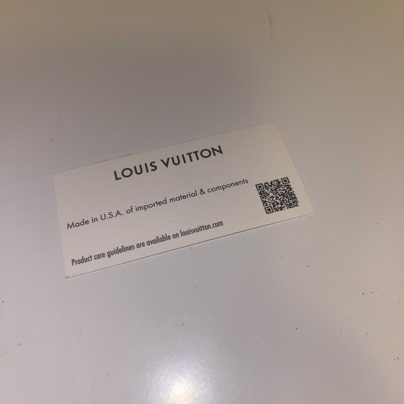 LOUIS VUITTON ON THE GO MM MONOGRAM PURSE - Picture 10 of 10